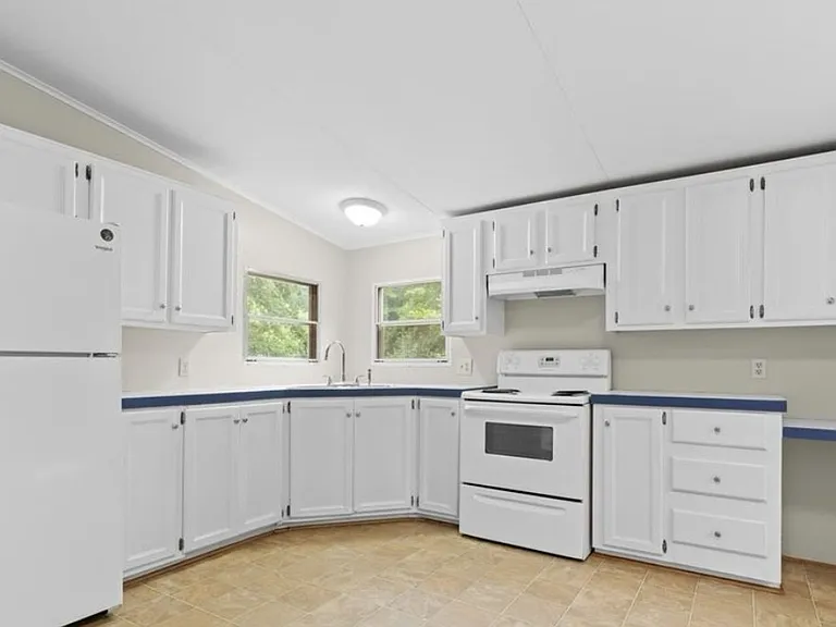 1773 Baldwin Ln — Photo 3