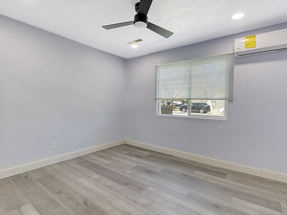 5th image of 900 Dartmouth Ave #2