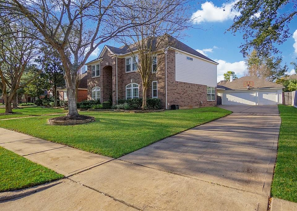 1st image of 23322 Dunhill Ct