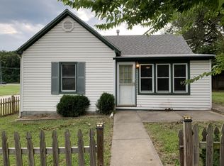 1001 N 2nd St, Lansing, KS 66043
