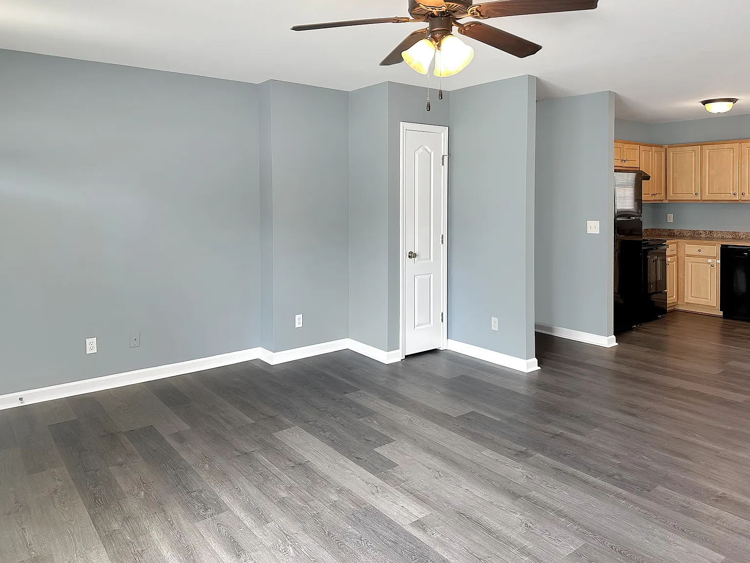 2 bed, $1,300 — Photo 4
