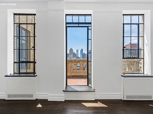 353 West 56th Street image 3 of 22