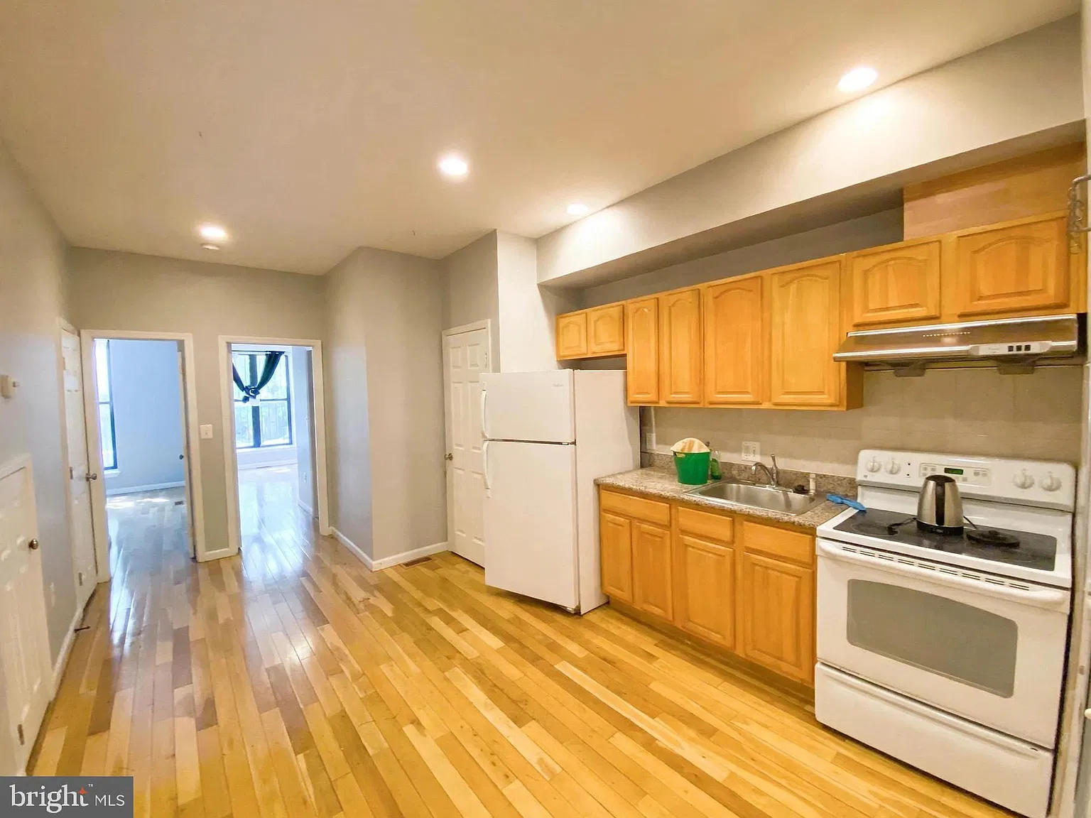 2 bed, 2.0 bath, 750 sqft, $1,950 — Photo 2