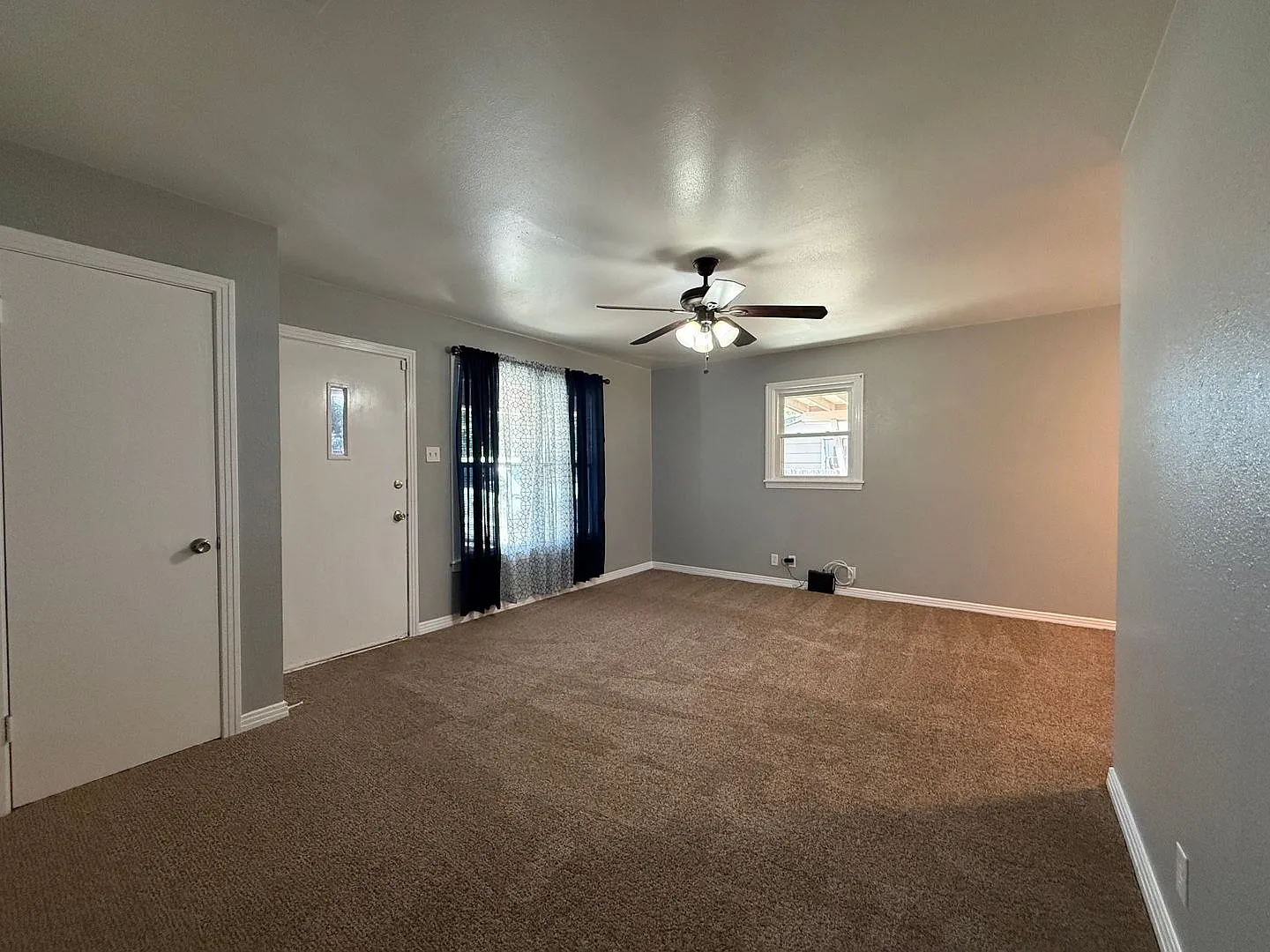 Welcome home to this beautifully updated property in a fantastic San Angelo location! — Photo 3