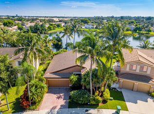 1564 E Harmony Lake Cir, Davie, FL 33324