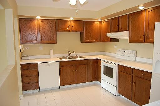 5th image of 475 Plum Creek Dr APT 511