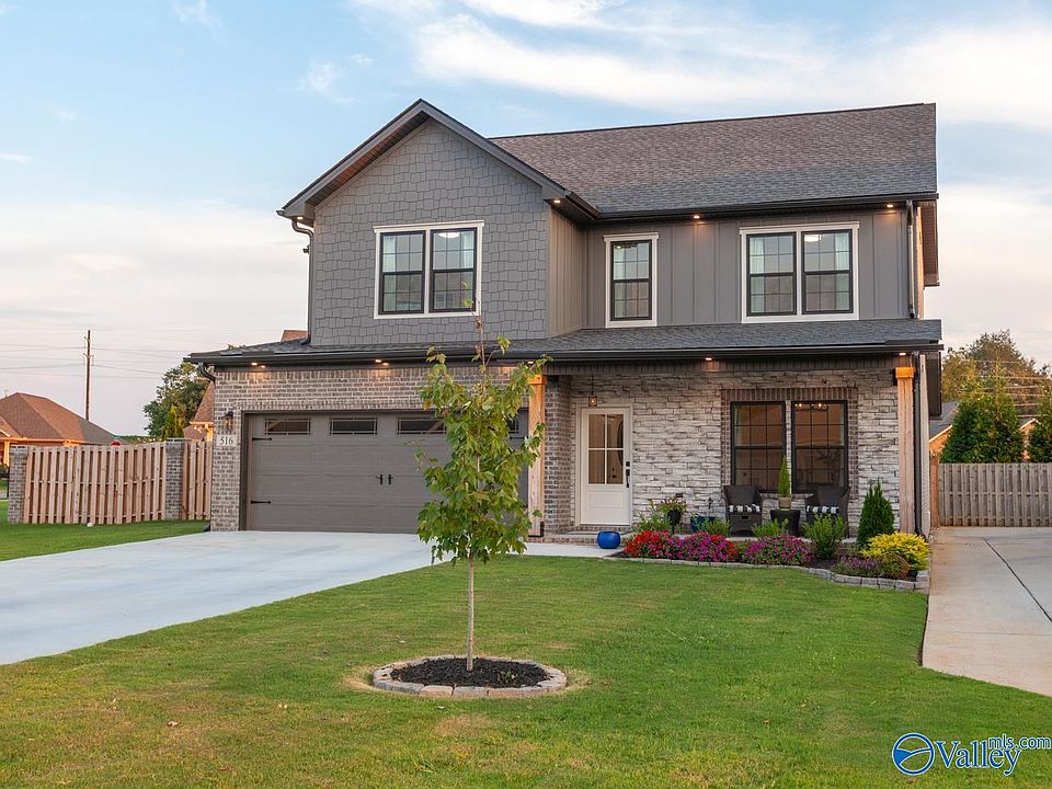 1st image of 516 Wickerberry Way