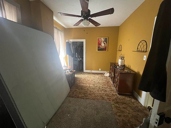 4th image of 202 E Lincoln St