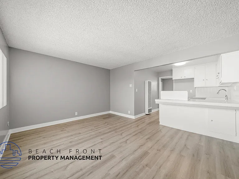 2816 W. 182nd Street — Photo 8