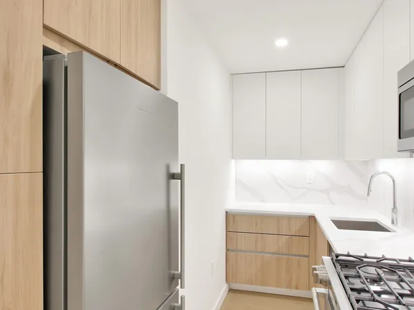 227 East 59th Street image 1 of 5