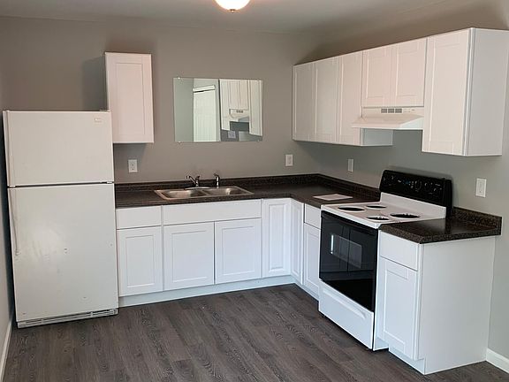 3rd image of 109 Sheila Ct