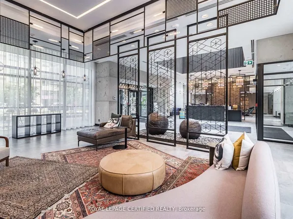 251 Manitoba St #715, Toronto, ON M8Y 0C7