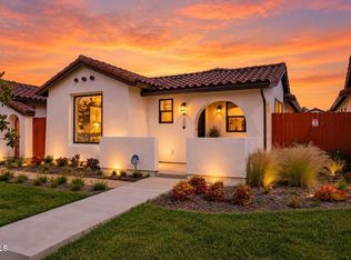 1135 W 2nd St, Oxnard, CA 93030