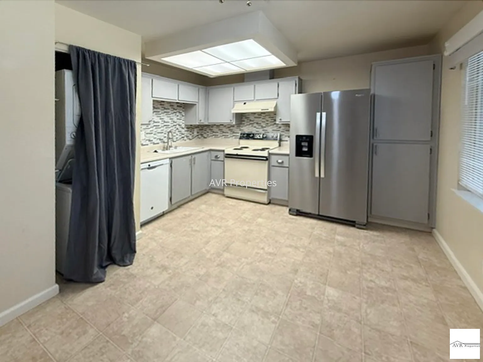 2 bed, 2.0 bath, 842 sqft, $2,550 — Photo 3