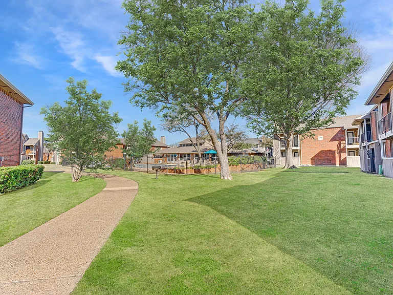 Towne Centre Village — Photo 20