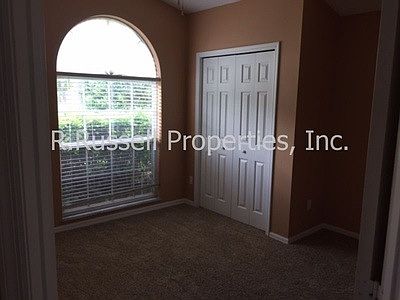 3rd image of 224 Chestnut Creek Dr