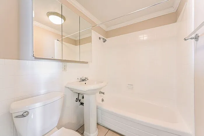 1 S Pennsylvania St #201 — Photo 10