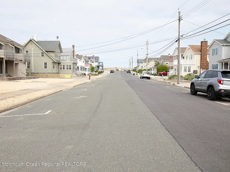 21 Brown Ave — Photo 51