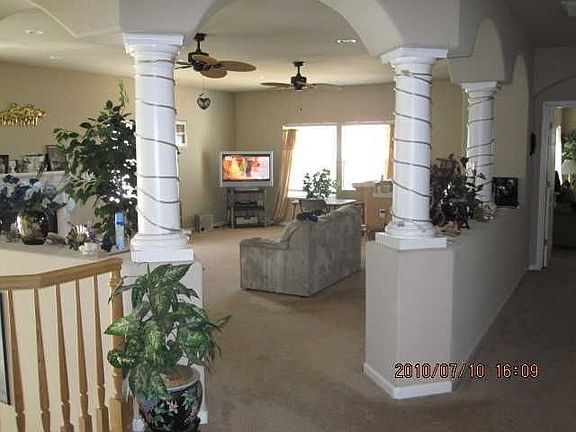 4th image of 745 Oakhurst Pl