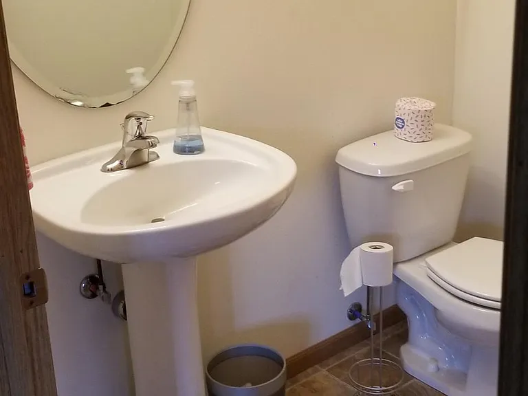 5749 Lexington St — Photo 18