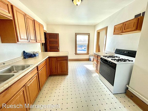 4th image of 922 Lyndon St #922
