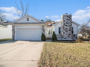 2520 Eardman Ct, Westland, MI 48186