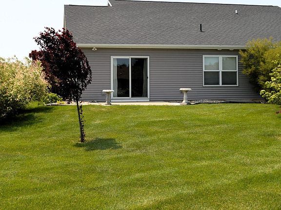 4th image of 1627 Clover Creek Ln