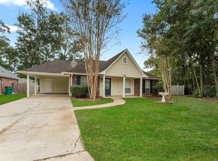 13967 J R Dr, Walker, LA 70785