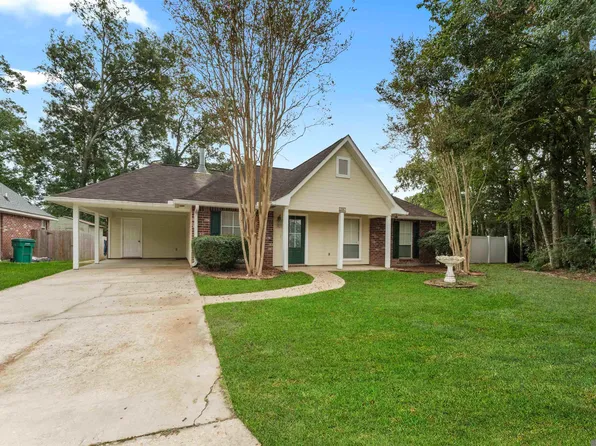 13967 J R Dr, Walker, LA 70785