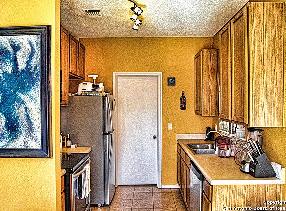 4th image of 7246 Sunlit Trail Dr