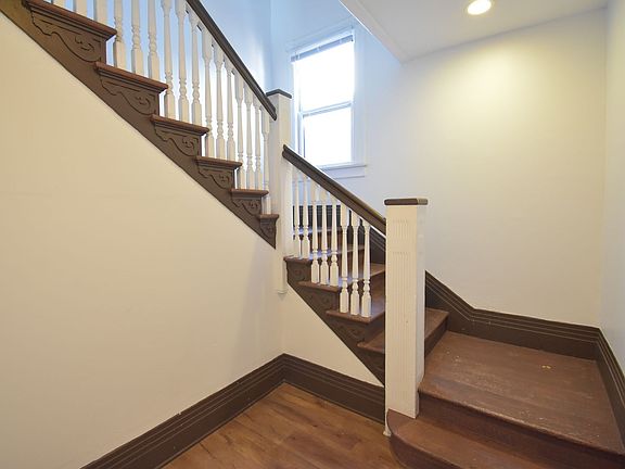 3rd image of 1411 W 25th St #1409