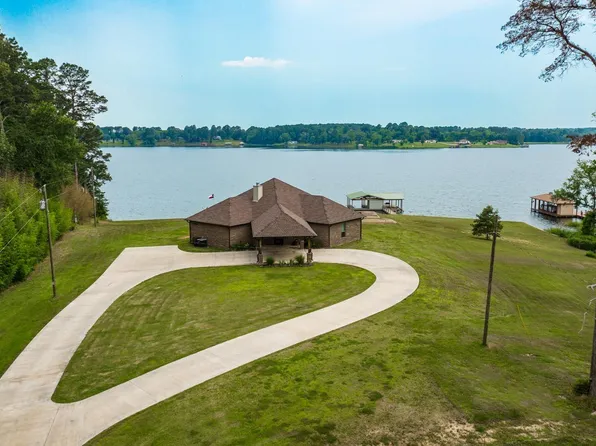 121 N Jefferson St, Lone Star, TX 75668