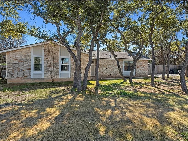 712 Ruby Isle Dr — Photo 2