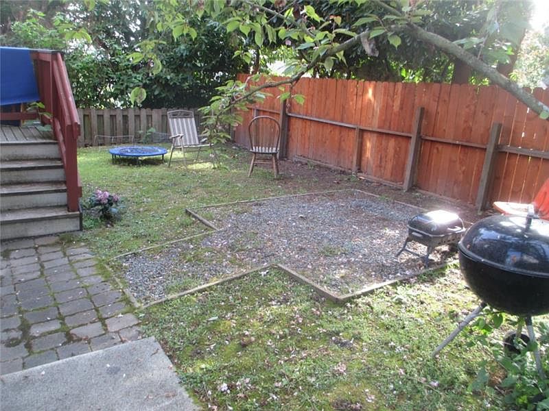 2nd image of 4017 5th Ave NE #B