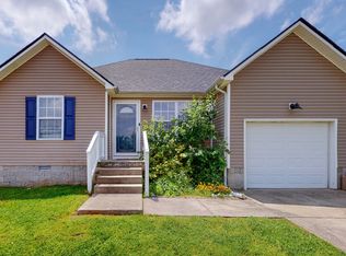 117 N Cavalcade Cir, Oak Grove, KY 42262
