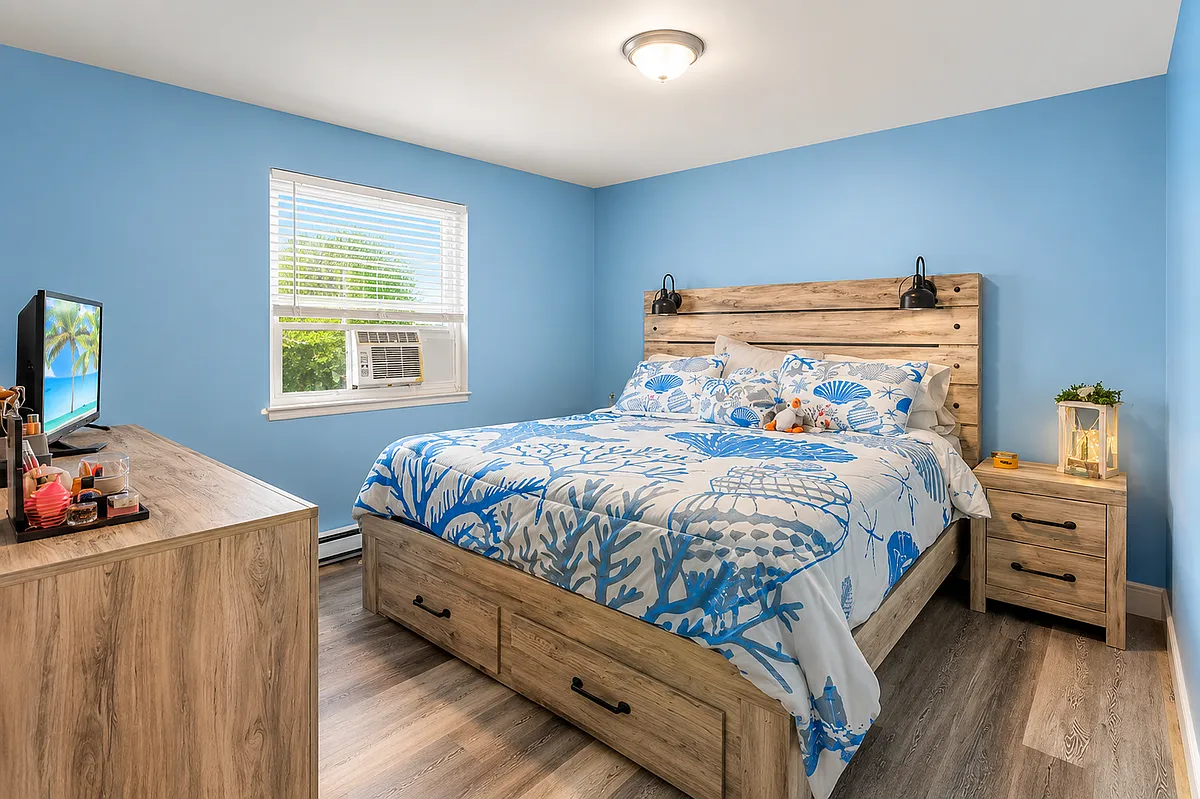 2 bed, 1.0 bath, 846 sqft, $2,300 — Photo 3