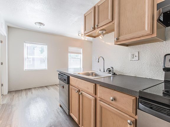 3rd image of 629 E Armour Blvd #629-1F