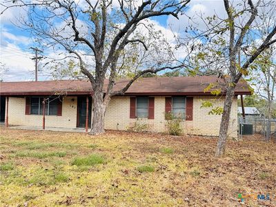 101 Pat Cleburne St, Yoakum, TX, 77995