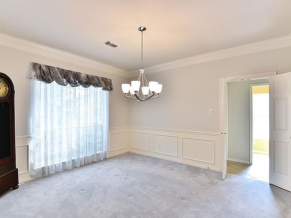 4th image of 2214 Plantation Bend Dr