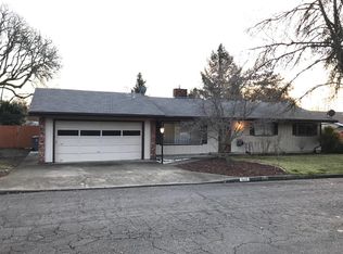 1417 NE Sommer Dr, Grants Pass, OR 97526