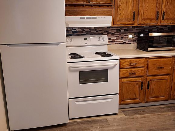 2nd image of 112 Linton Ln APT A