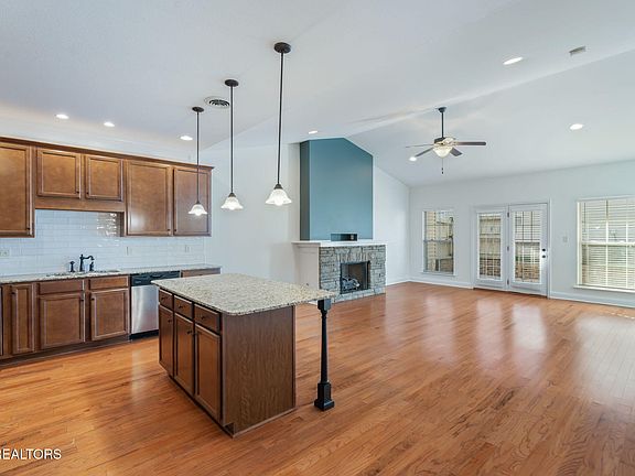 3rd image of 8450 Milano Way
