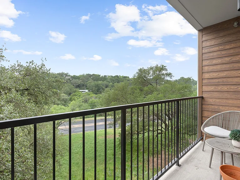 2500 Longview St #202 — Photo 31