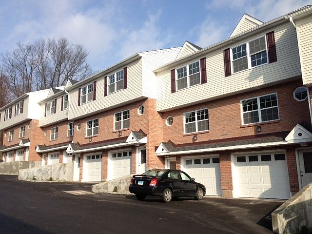 1st image of 1524 Highland Ave #17