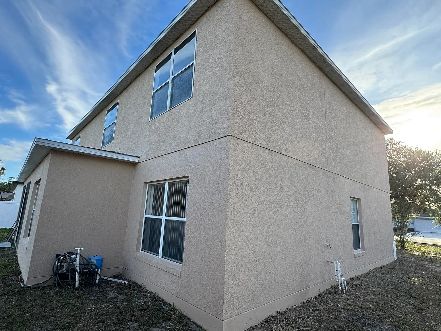 4 bed, 2.5 bath, 2806 sqft, $2,800 — Photo 4