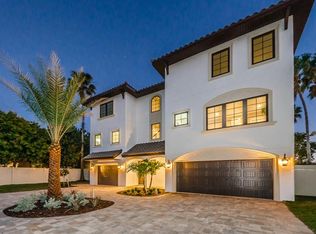 11 Treasure Ln, Treasure Island, FL 33706