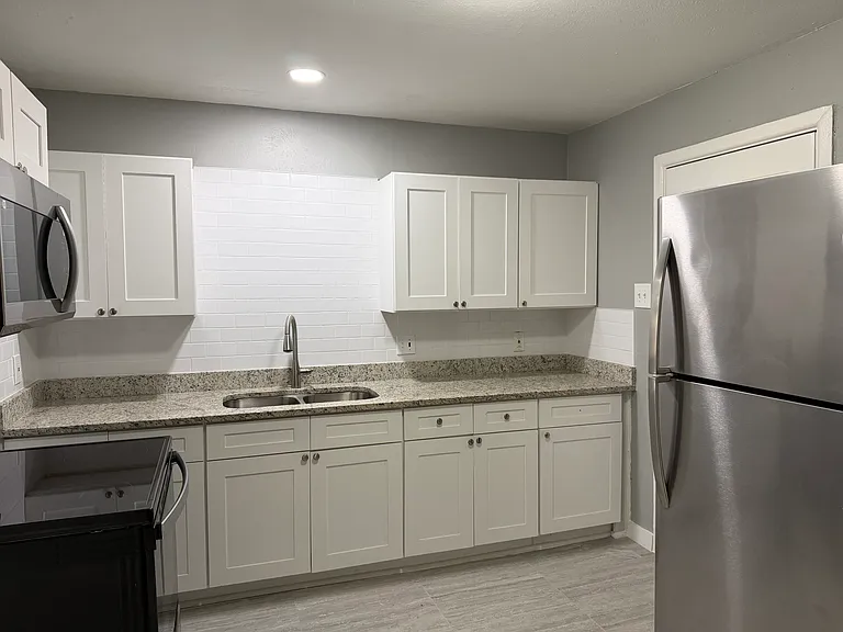 2502 Normont Cir — Photo 13