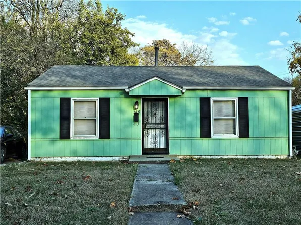 5451 College Ave, Kansas City, MO 64130