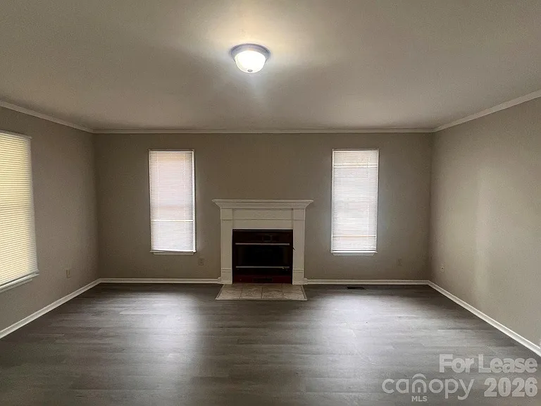 144 Mountain View Rd — Photo 2