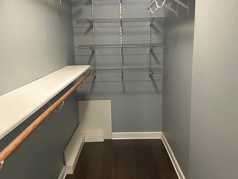 359 N Post Oak Ln #121 — Photo 18